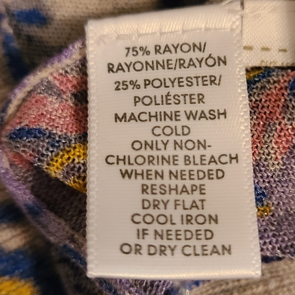 (1429) The Loft Woman's Long Sleeve Blouse, Small Design: Paisley Multi Color - Picture 12 of 14